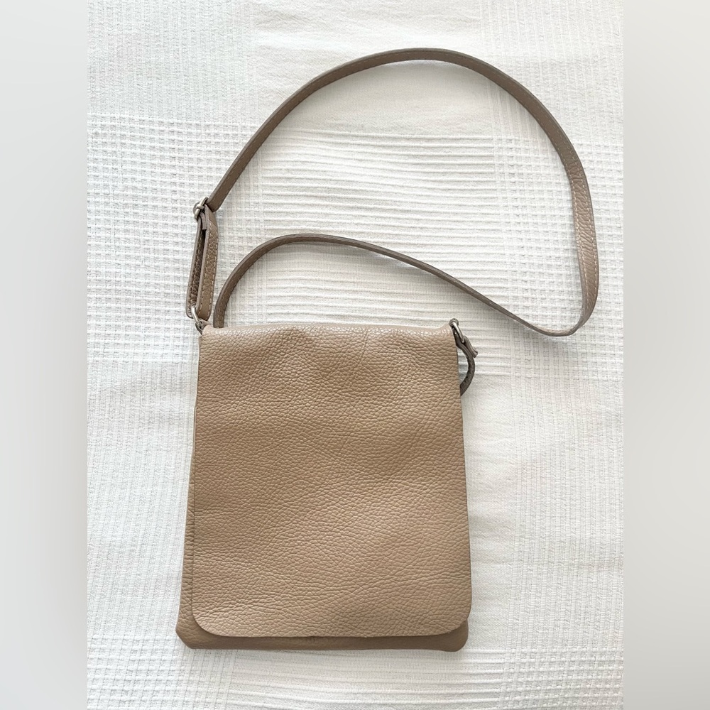 Taupe leather purse made in Italy